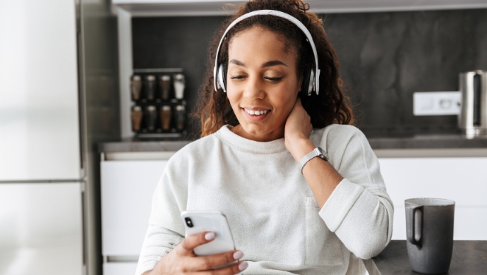 Cách tai nghe thông minh hỗ trợ theo dõi sức khỏe