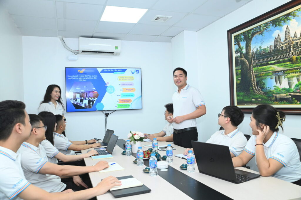 Buổi làm việc của đội ngũ V9 Tech