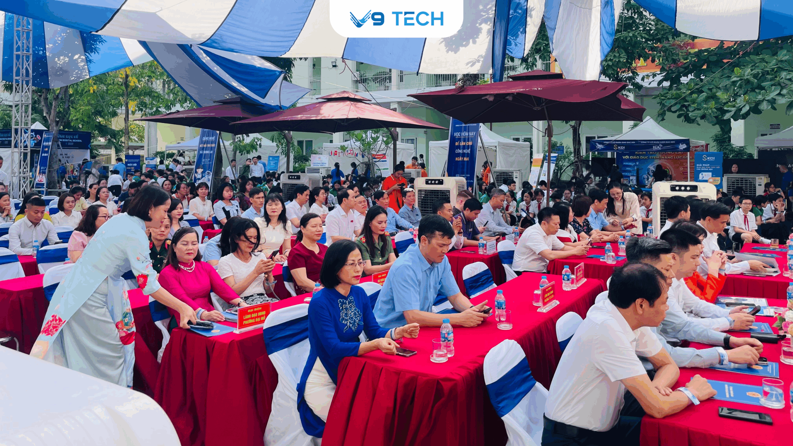 V9 Tech đồng hành cùng ngày hội Khoa học công nghệ, đổi mới sáng tạo và chuyển đổi số ngành GD&ĐT phường Xuân Phương năm học 2025 – 2026 5 Các quý Đại biểu dự sự kiện tại Trường THCS Nam Từ Liêm
