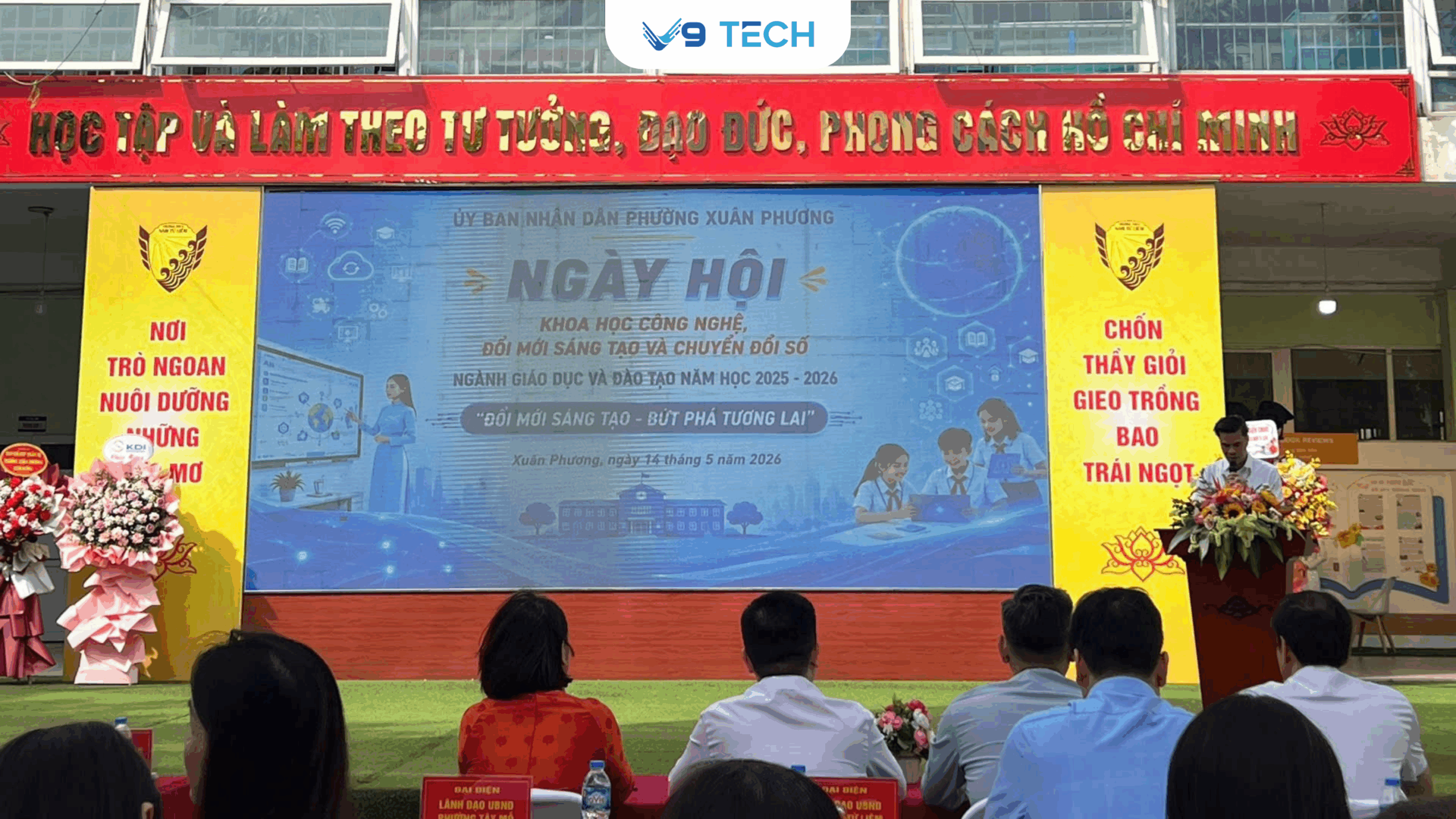 V9 Tech đồng hành cùng ngày hội Khoa học công nghệ, đổi mới sáng tạo và chuyển đổi số ngành GD&ĐT phường Xuân Phương năm học 2025 – 2026 6 Các quý Đại biểu dự sự kiện tại Trường THCS Nam Từ Liêm